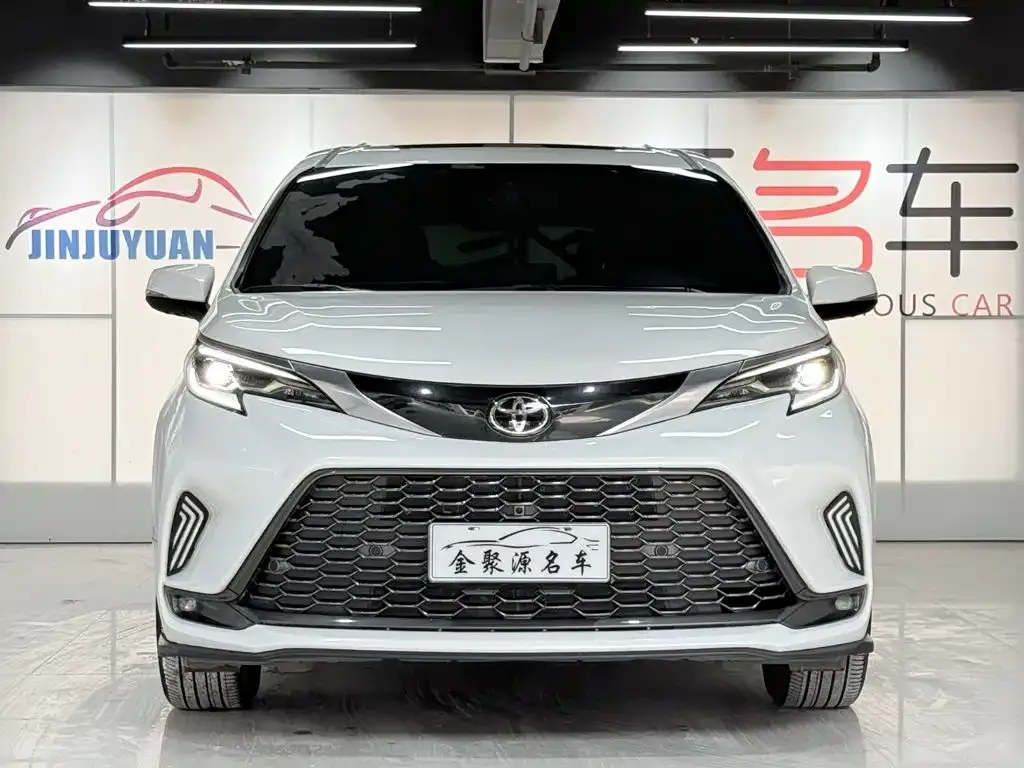 Toyota Granvia — фото 8