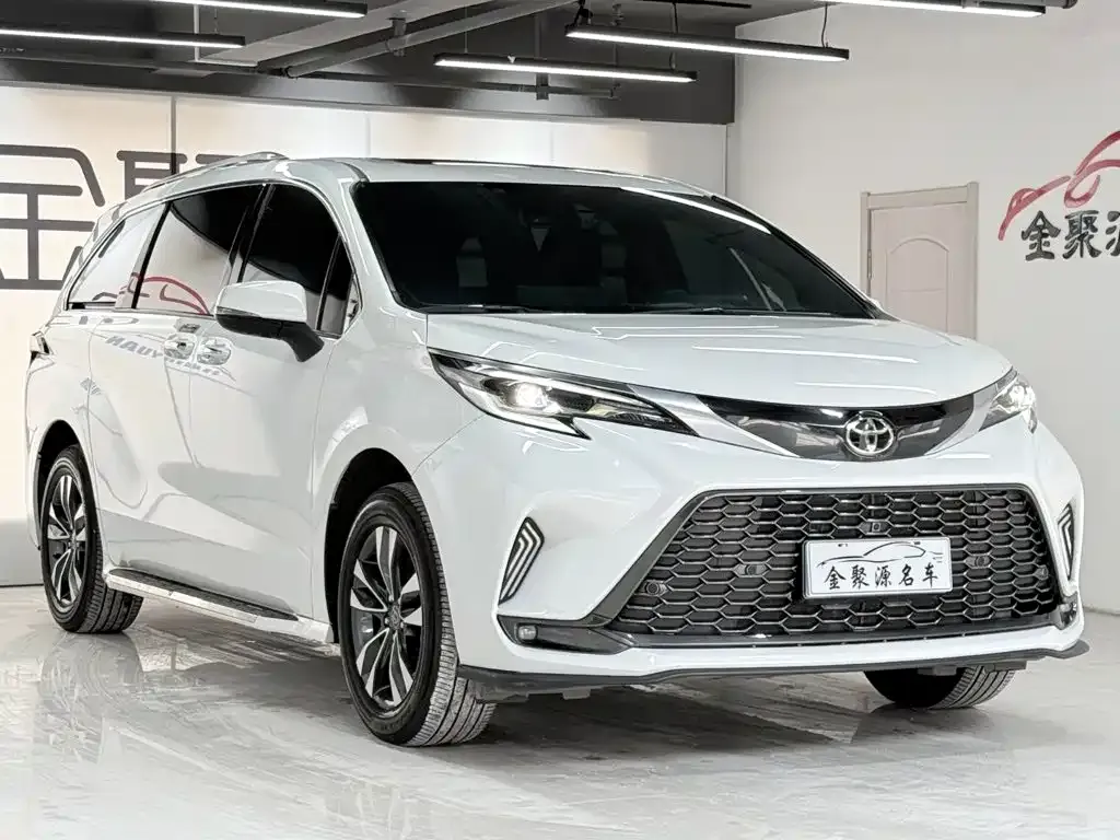 Toyota Granvia — фото 4