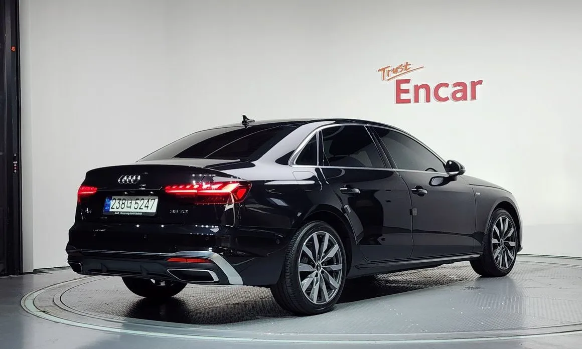 Audi A4 — фото 2