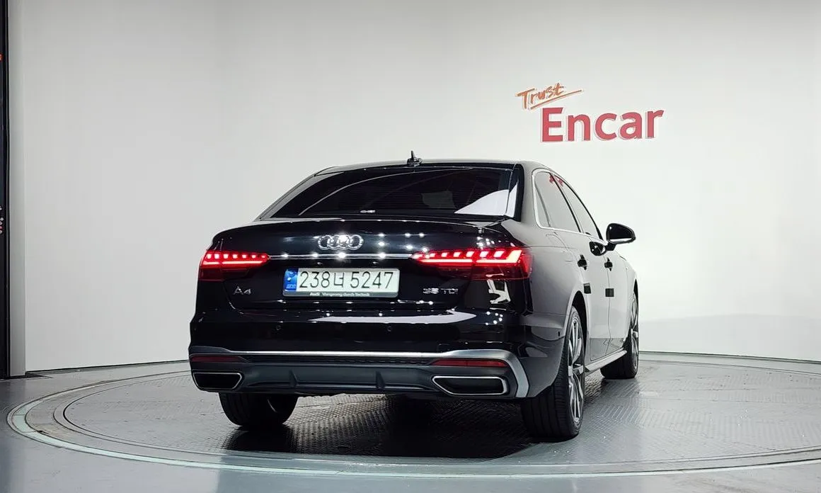 Audi A4 — фото 3