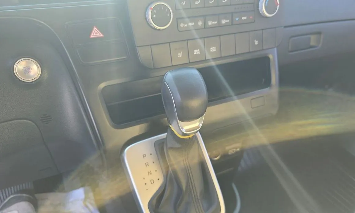Hyundai Staria — фото 3