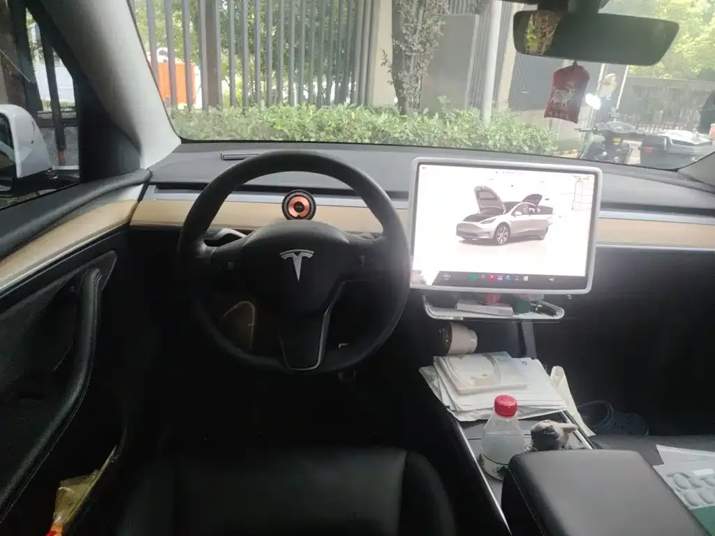 Tesla Model Y — фото 7