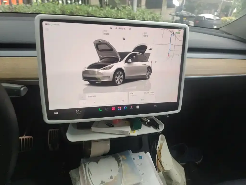 Tesla Model Y — фото 2