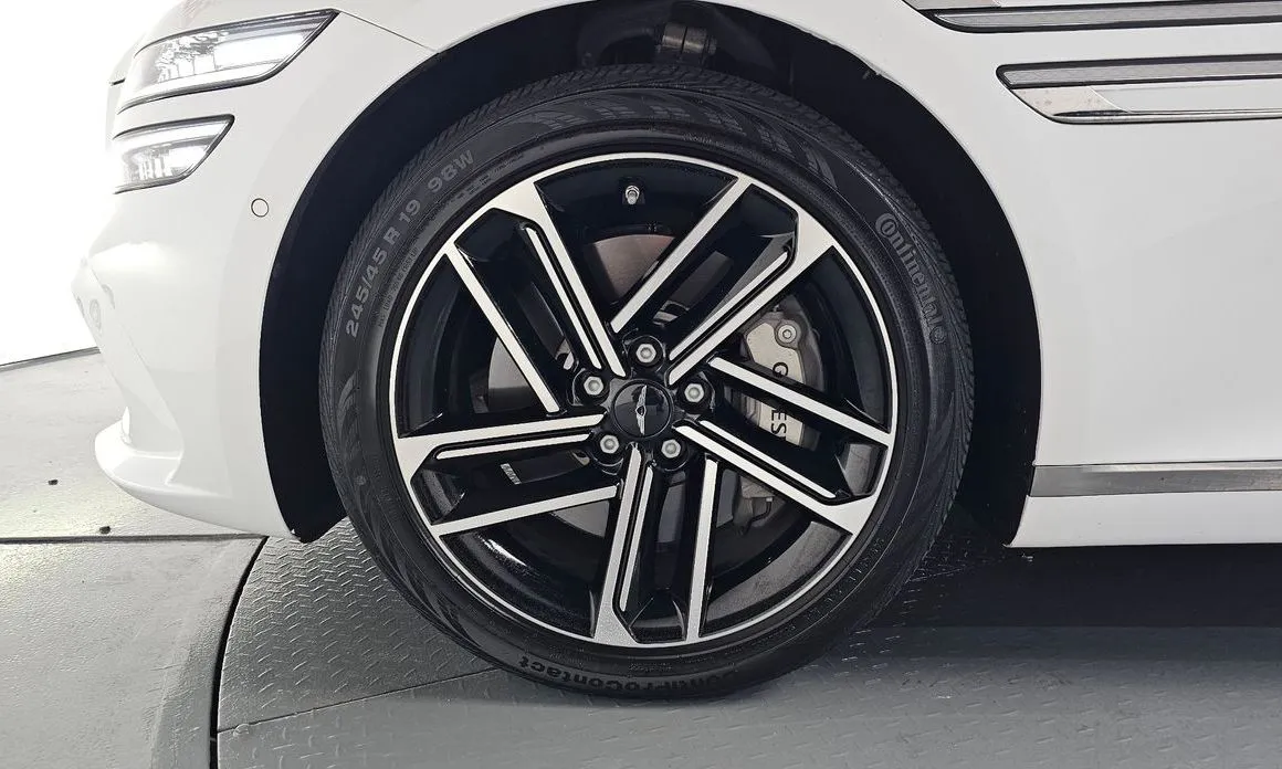 Genesis G80 — фото 9