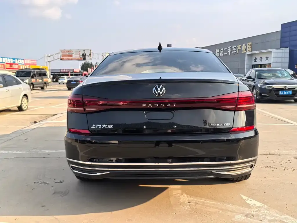 Volkswagen Passat — фото 10