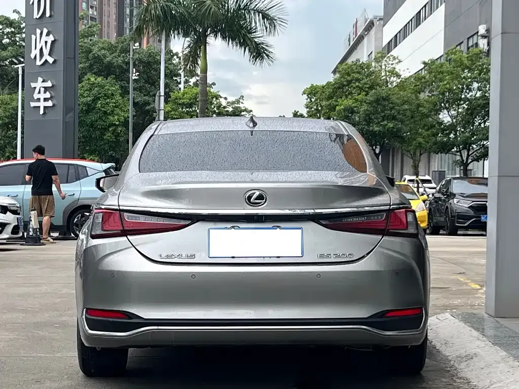 Lexus ES — фото 9