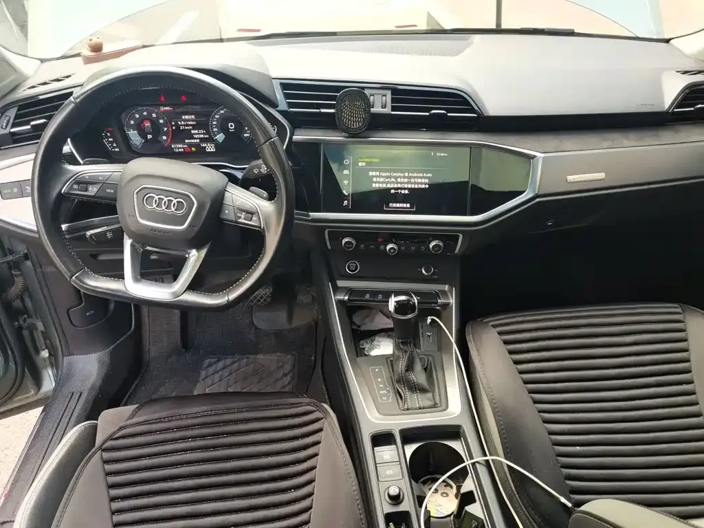 Audi Q3 — фото 10