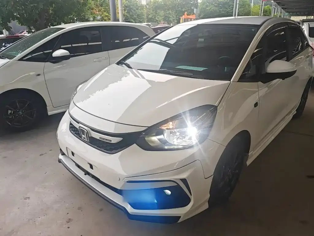 Honda Fit — фото 1