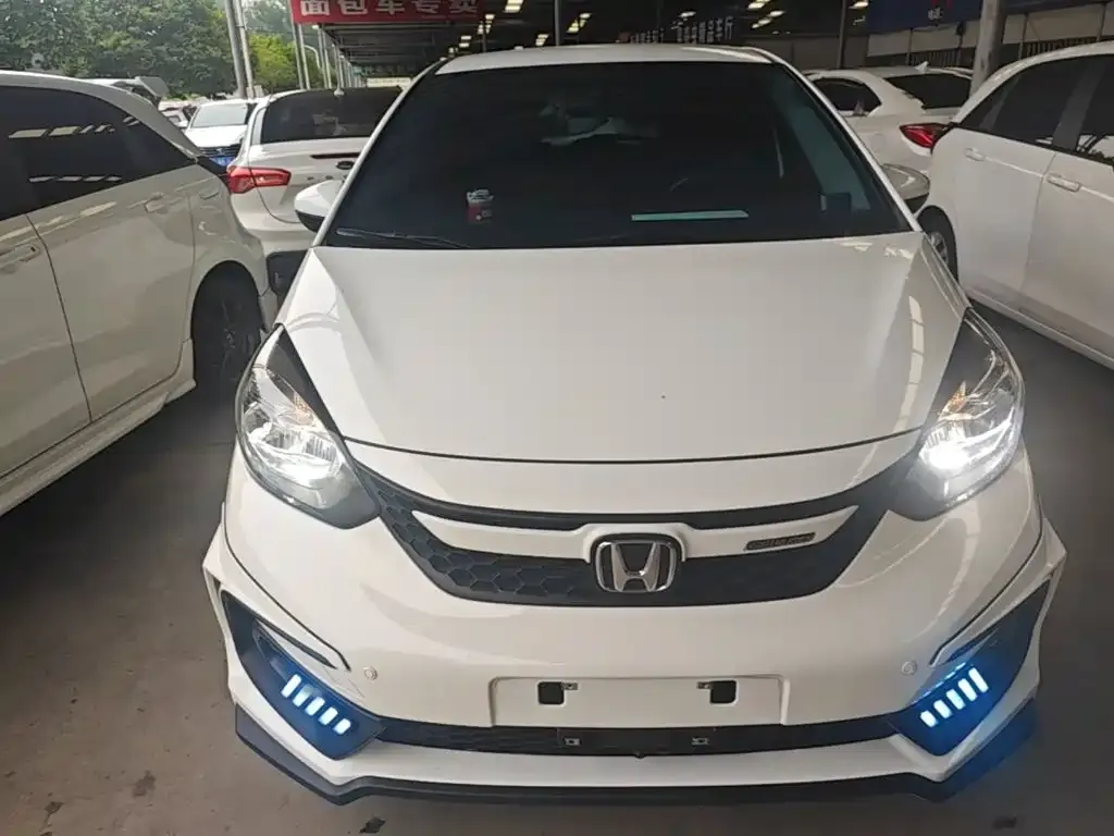 Honda Fit — фото 7