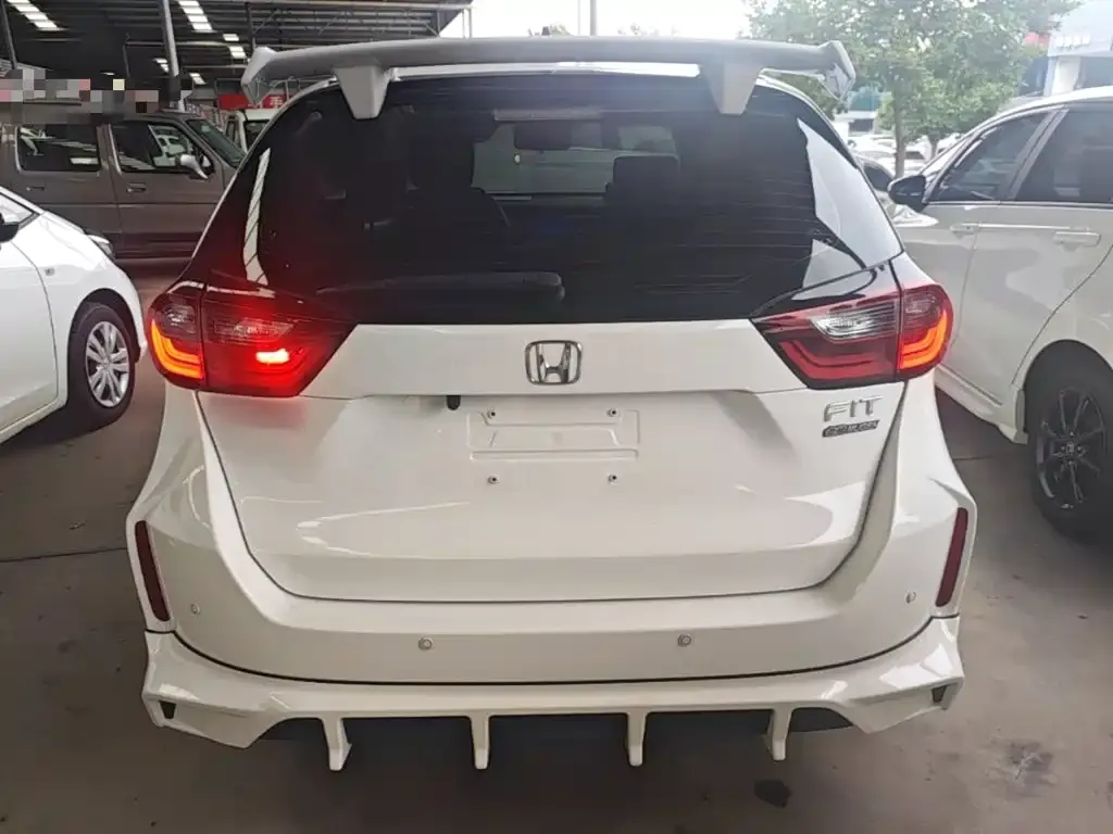 Honda Fit — фото 9