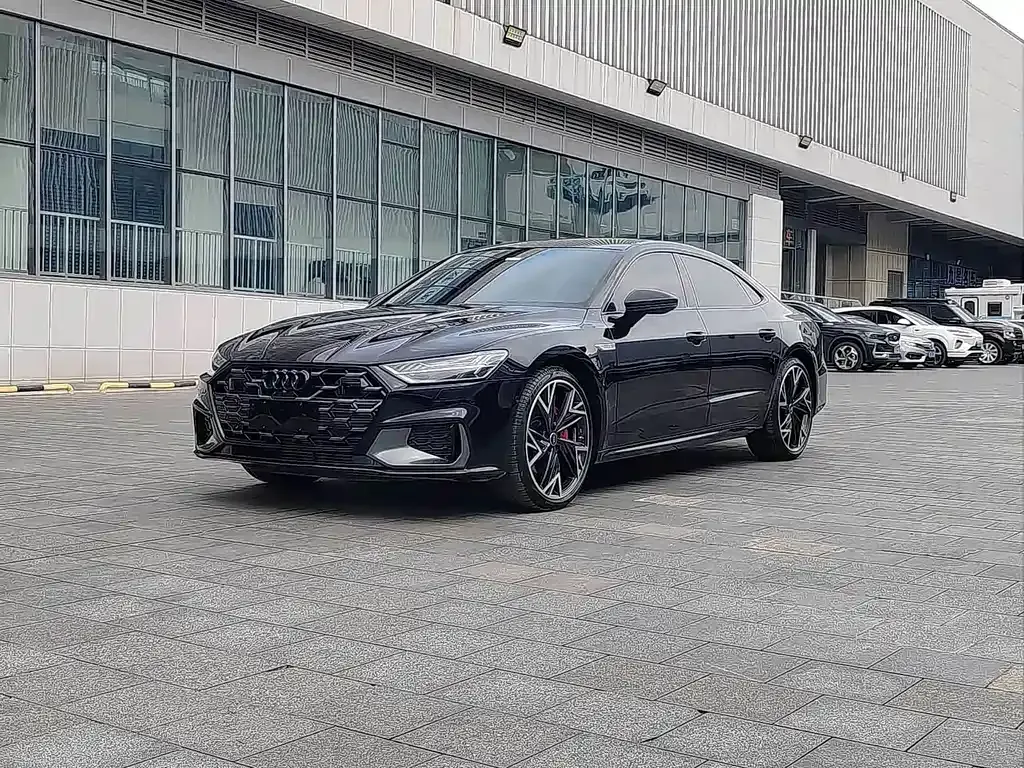 Audi A7L — фото 1