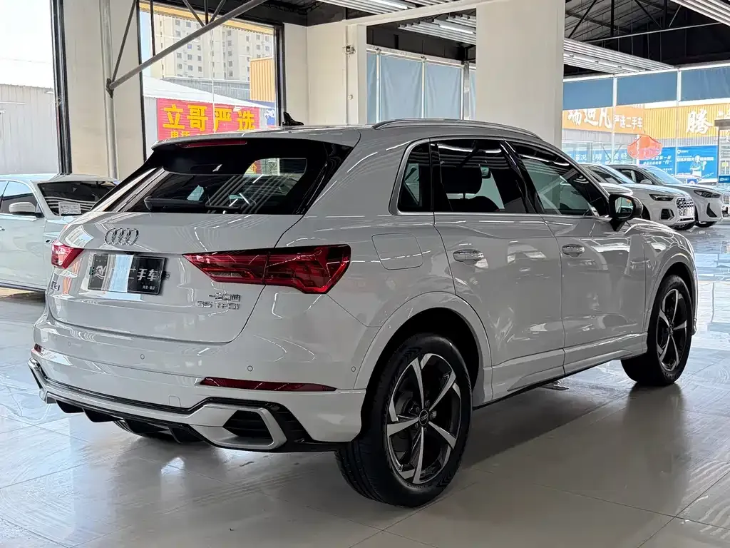 Audi Q3 — фото 9