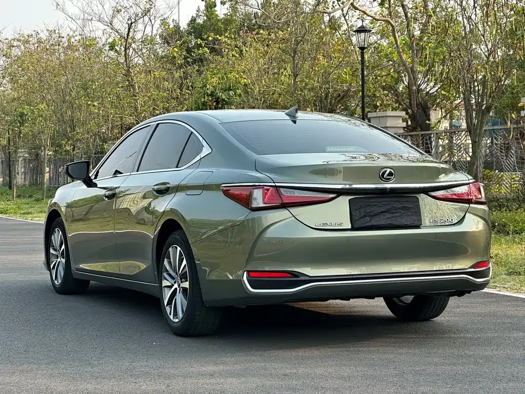 Lexus ES — фото 9