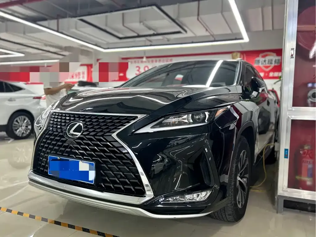 Lexus RX — фото 1