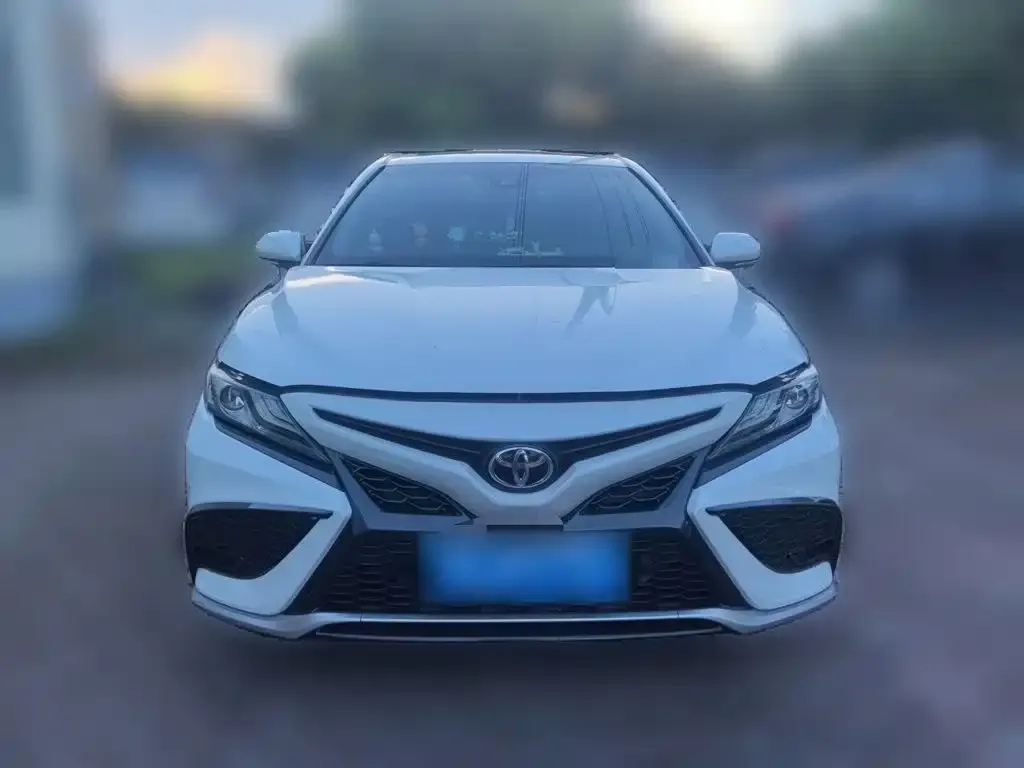 Toyota Camry — фото 7