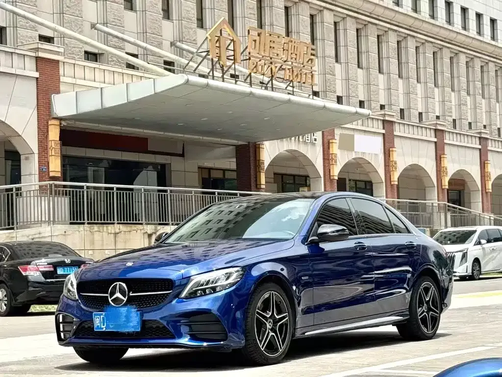 Mercedes-Benz C-Class — фото 1