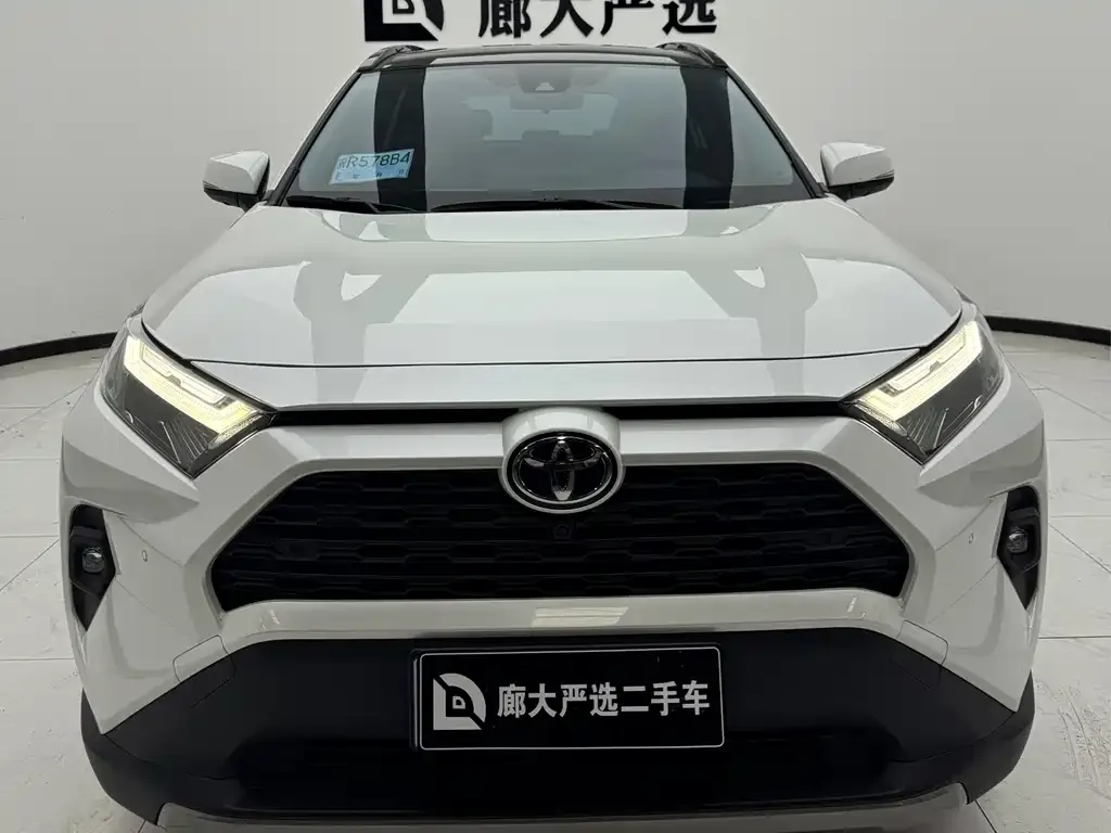 Toyota RAV4 — фото 3
