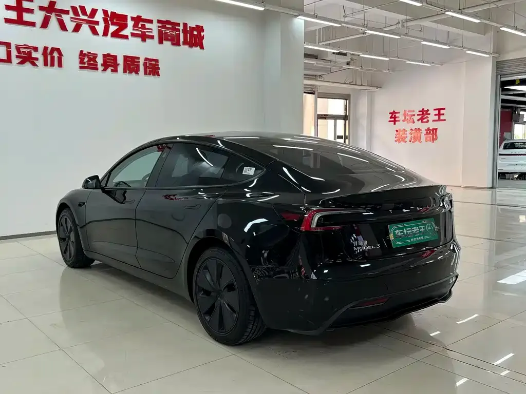 Tesla Model 3 — фото 4