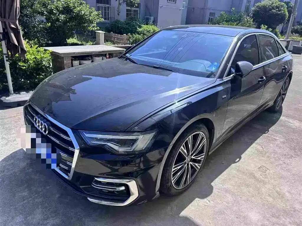 Audi A6L — фото 1