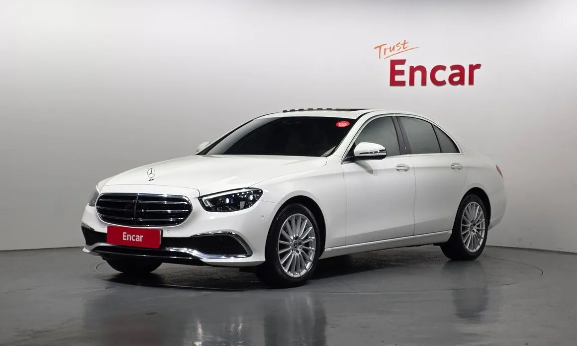 Mercedes-Benz E-Class — фото 1