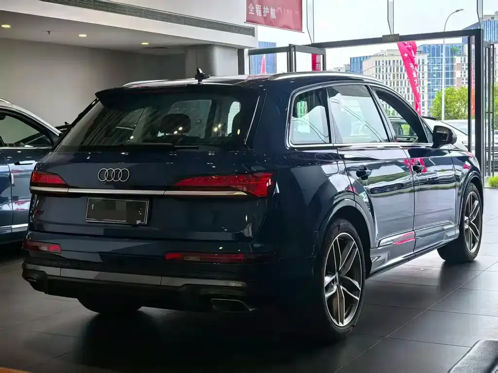 Audi Q7 — фото 5