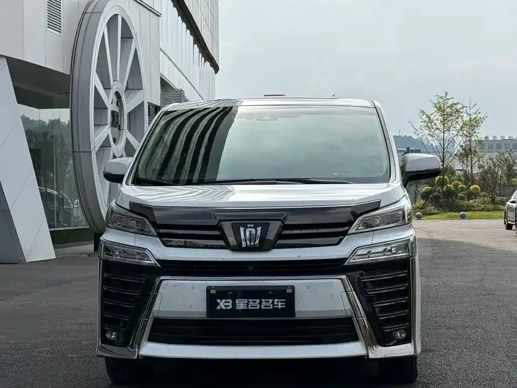 Toyota Vellfire — фото 3
