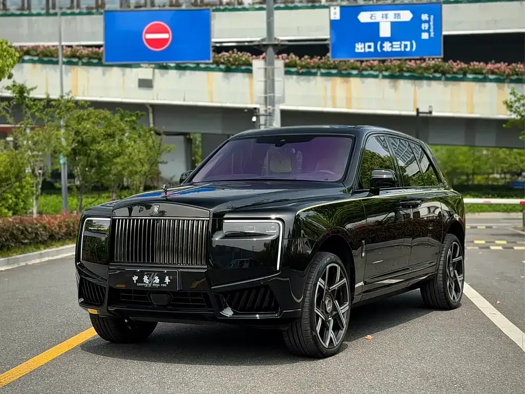Rolls-Royce Cullinan — фото 10