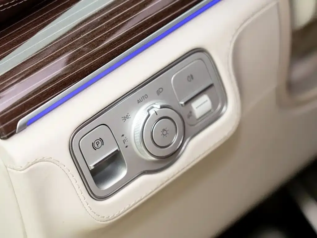 Mercedes-Benz GLS — фото 6