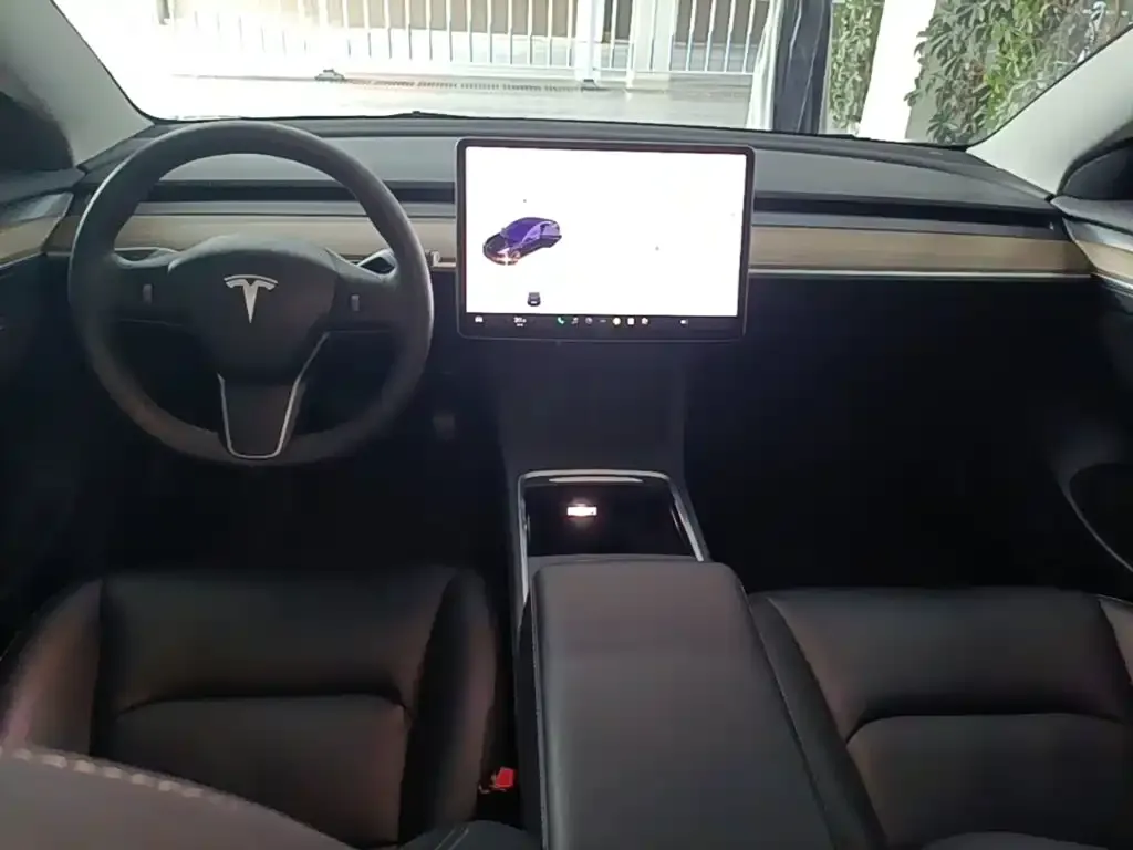 Tesla Model 3 — фото 2