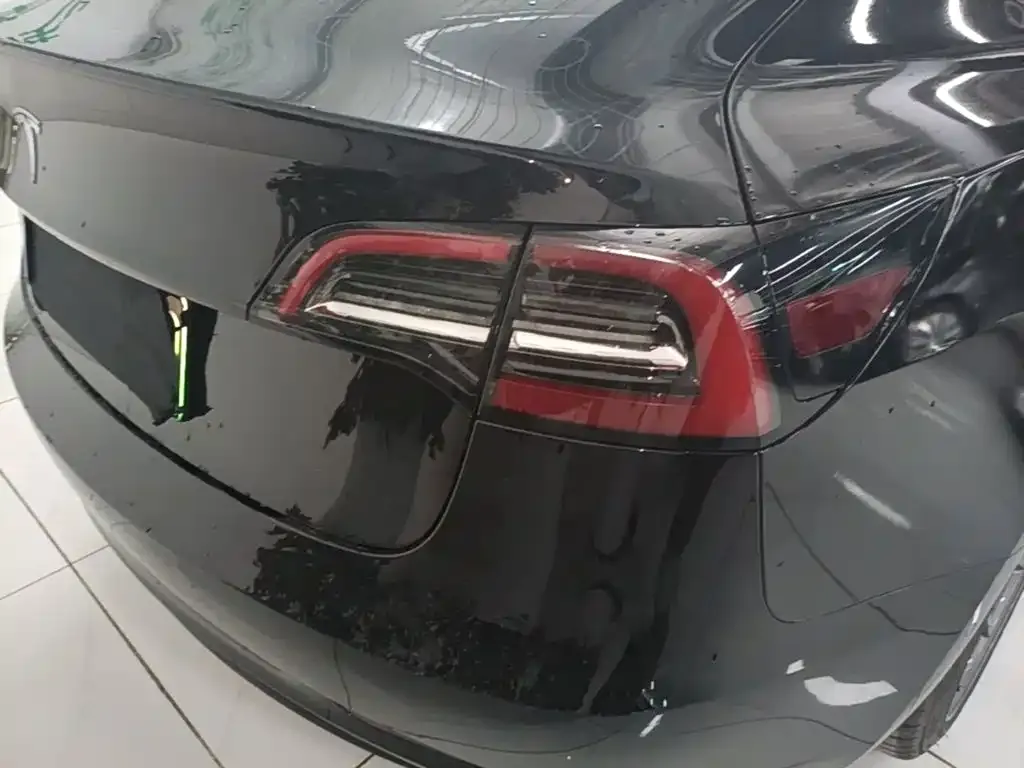 Tesla Model 3 — фото 3