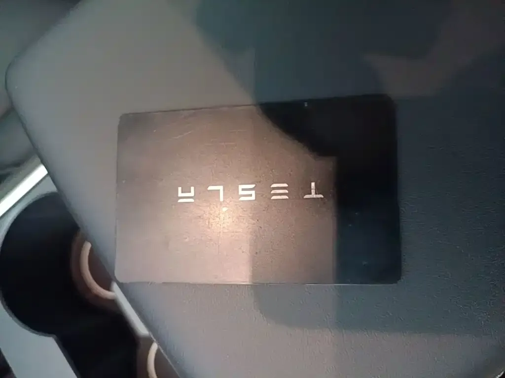 Tesla Model 3 — фото 4