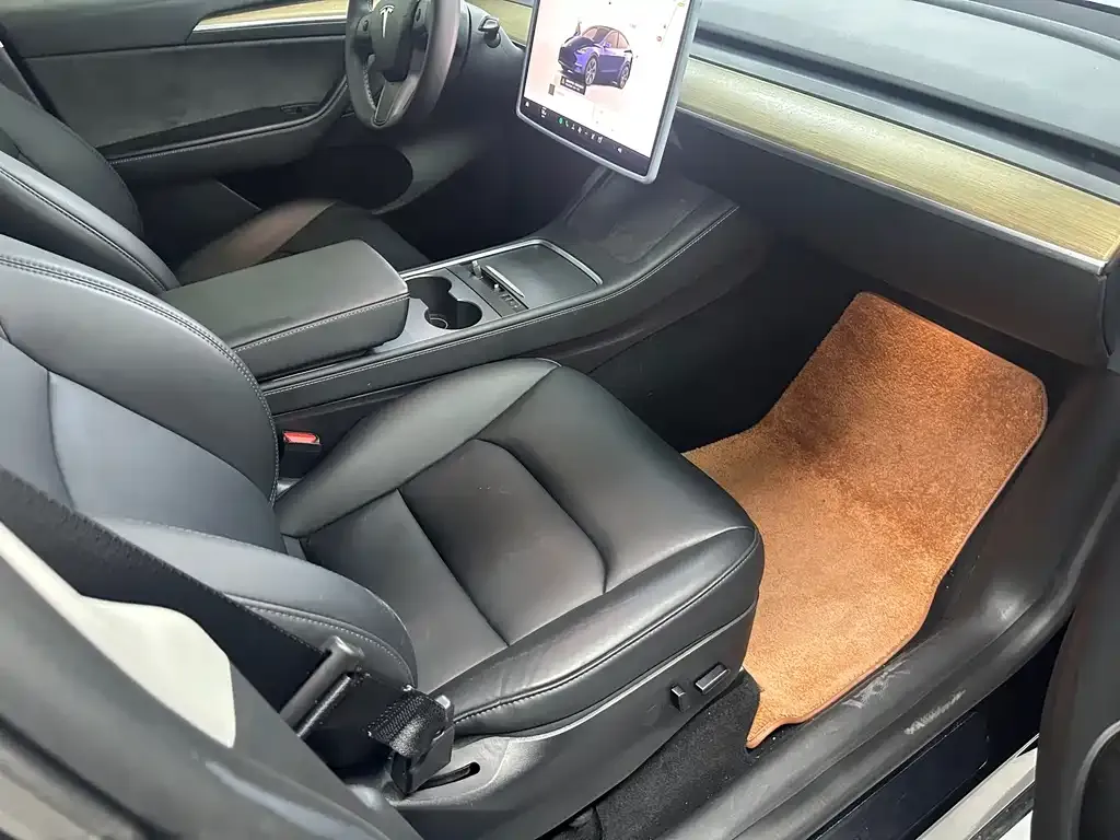 Tesla Model Y — фото 3