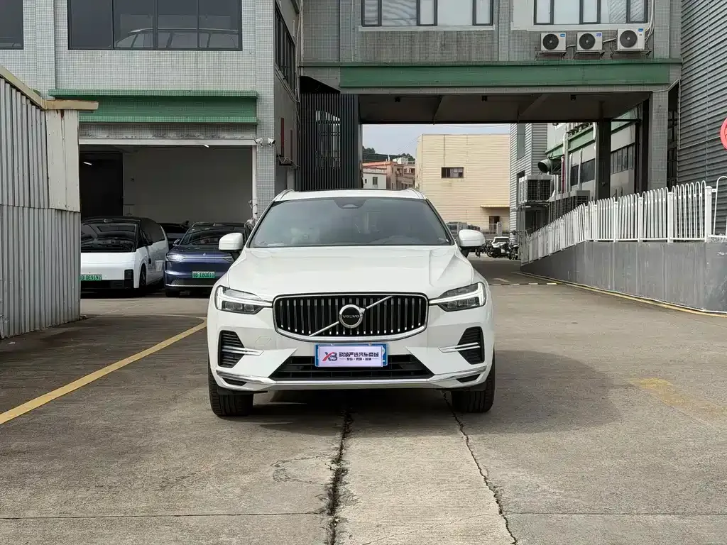 Volvo XC60 — фото 3
