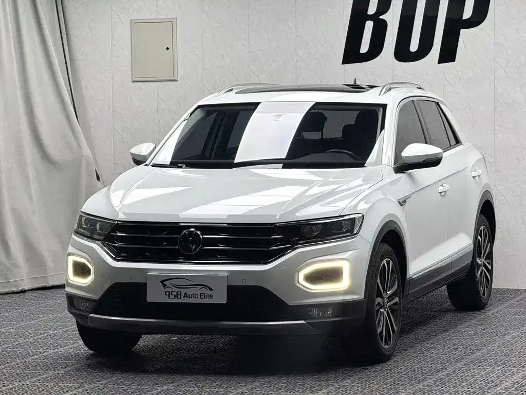 Volkswagen T-Roc — фото 1