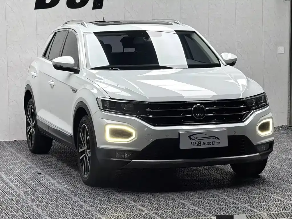 Volkswagen T-Roc — фото 9