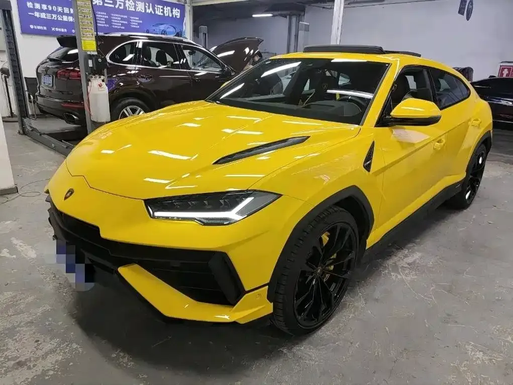Lamborghini Urus — фото 1