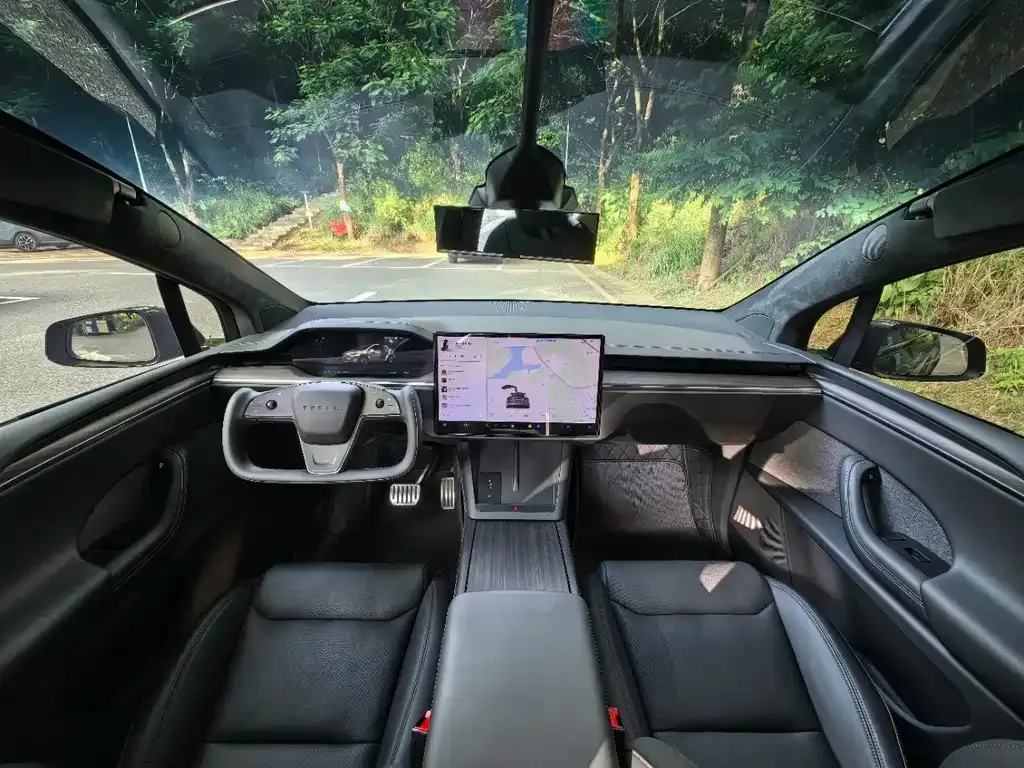 Tesla Model X — фото 3
