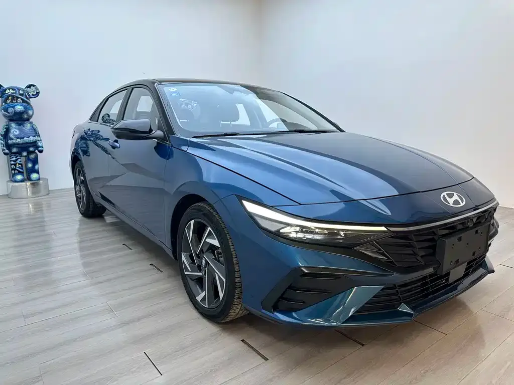 Hyundai Elantra — фото 5