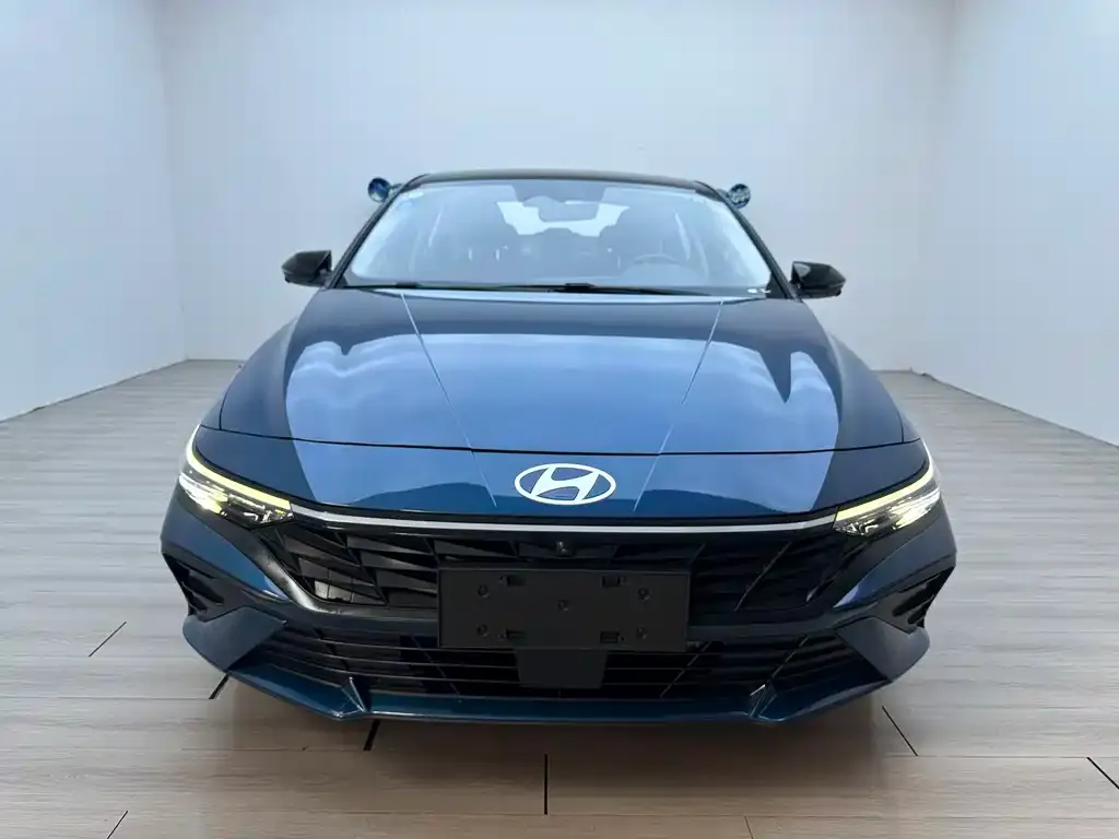 Hyundai Elantra — фото 3