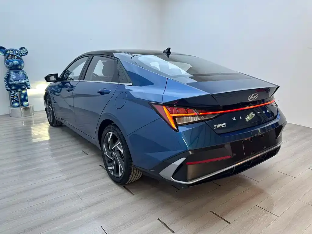 Hyundai Elantra — фото 9