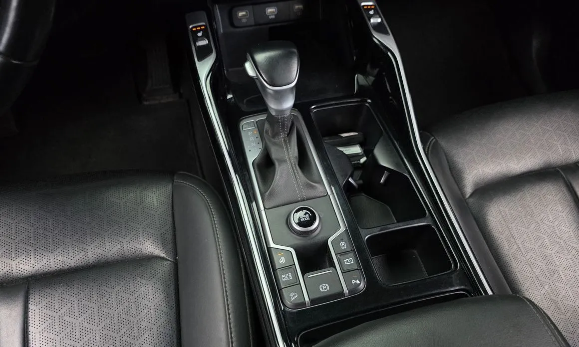 Kia Sorento — фото 6