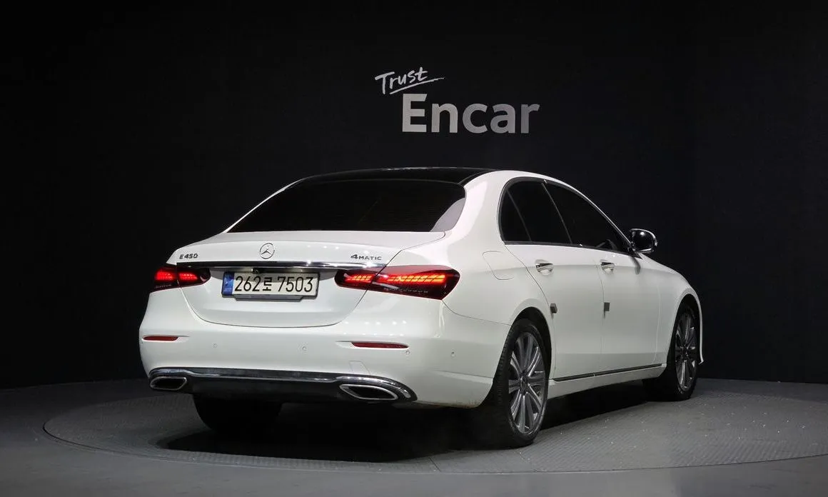 Mercedes-Benz E-Class — фото 4