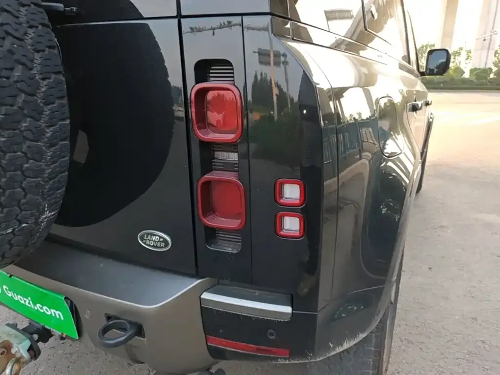 Land Rover Defender — фото 10