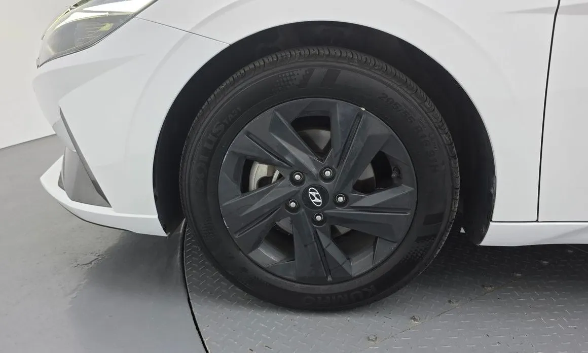 Hyundai AVANTE — фото 4