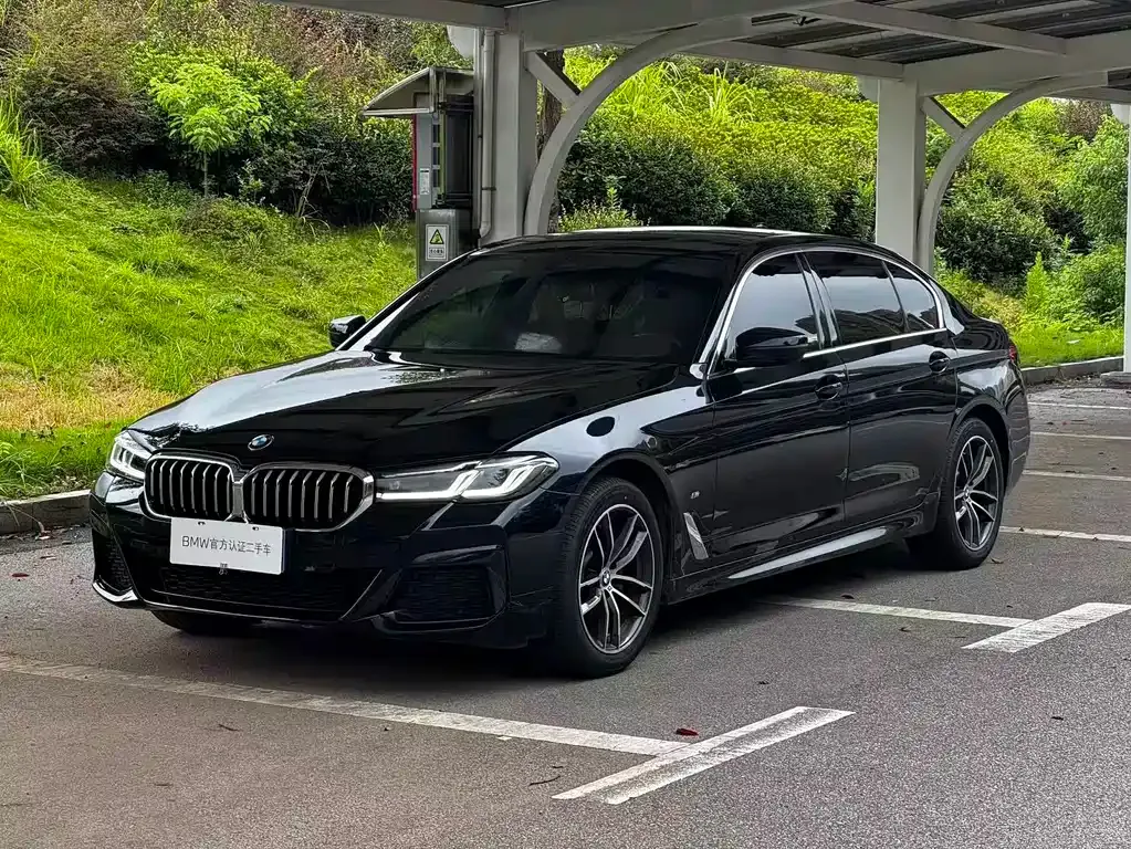 BMW 5 Series — фото 1