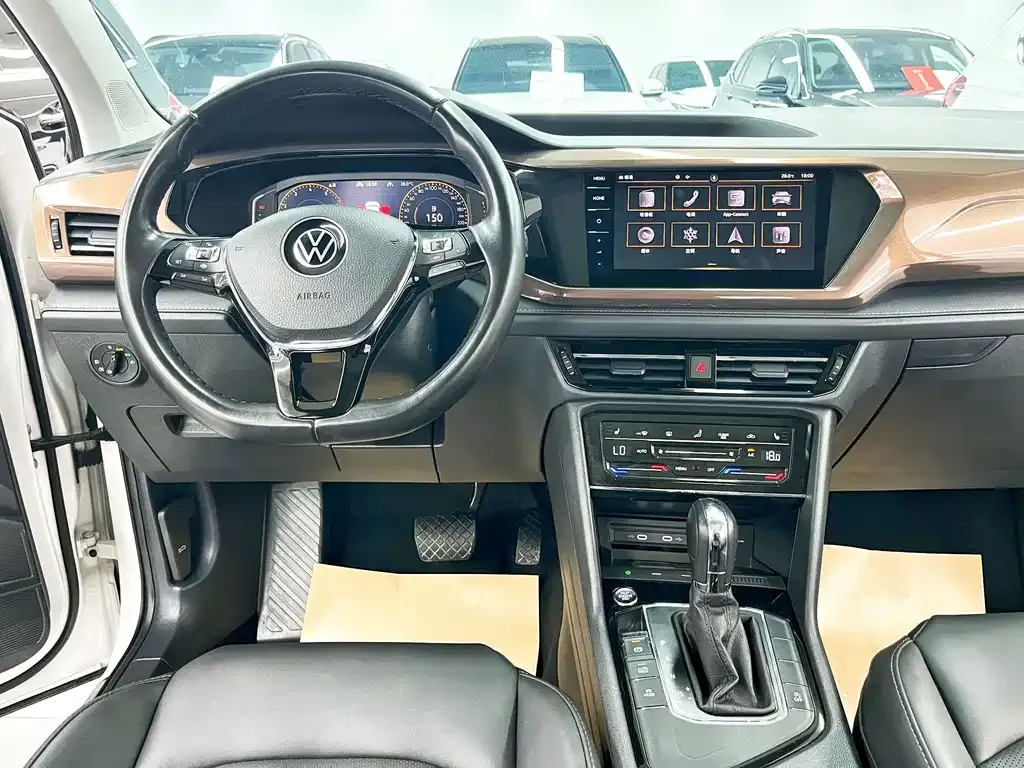 Volkswagen Tharu — фото 6