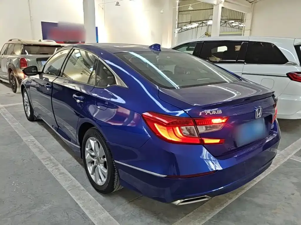 Honda Accord — фото 6