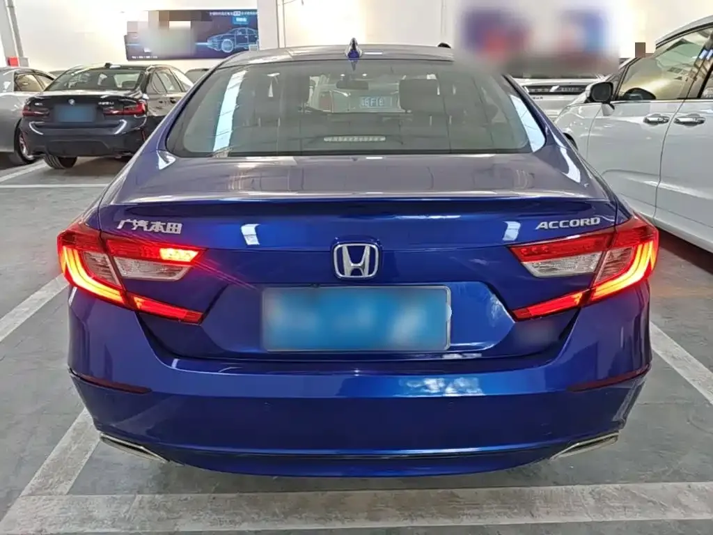 Honda Accord — фото 7