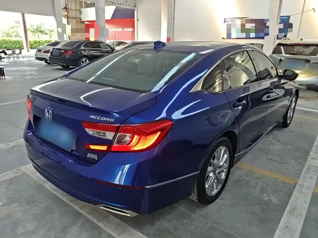 Honda Accord — фото 9