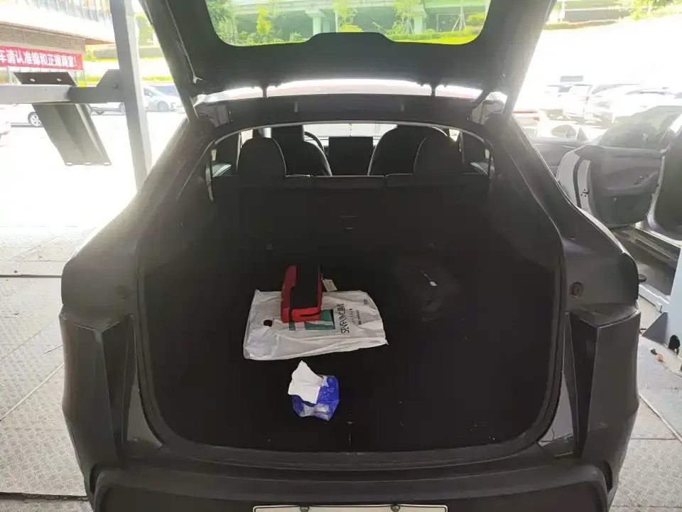 Tesla Model Y — фото 5